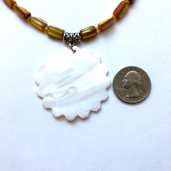 Mother of Pearl Flower Pendant Necklace & Earrings, Handmade, Retro, Beach Girl - Picture 5 of 6